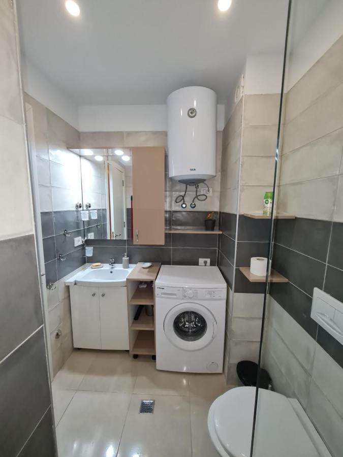 Sunny Apartment - Blloku Tirana, Near Lake 외부 사진