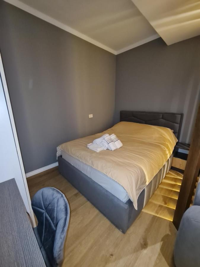 Sunny Apartment - Blloku Tirana, Near Lake 외부 사진