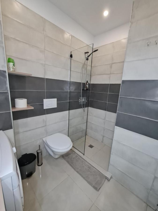Sunny Apartment - Blloku Tirana, Near Lake 외부 사진